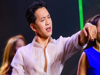 Thấy gì từ việc chủ tịch ACB Trần Hùng Huy hát, nhảy như ca sĩ