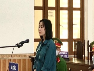 'Hotgirl' Tina Dương hầu tòa, ngoại hình thay đổi gây chú ý