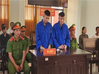 Kiên Giang: Chém bạn suýt mất mạng, 2 thanh niên lãnh án