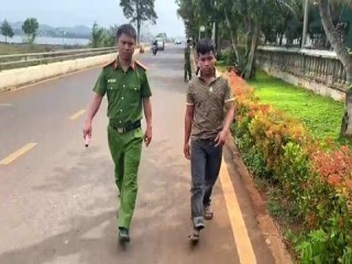 Đắk Lắk: Tạm giữ nam thanh niên đánh người, cướp xe máy