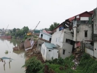 6 ngôi nhà bị sông Cầu 'nuốt chửng'