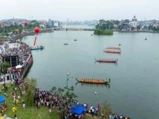 Phú Thọ: Gần 300 vận động viên thi bơi chải trên hồ Văn Lang