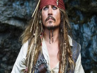 Johnny Depp từ chối làm cướp biển vì giận hãng Disney